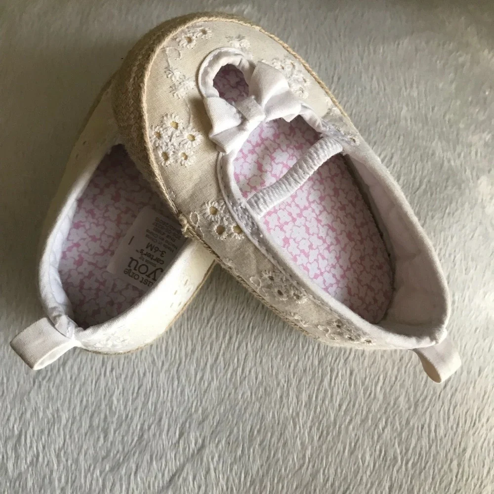 Adorable Baby Girl Bow Eyelet shoes